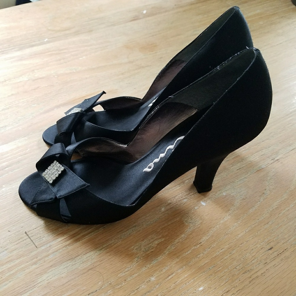 Black Nina Heels - Picture 5 of 8